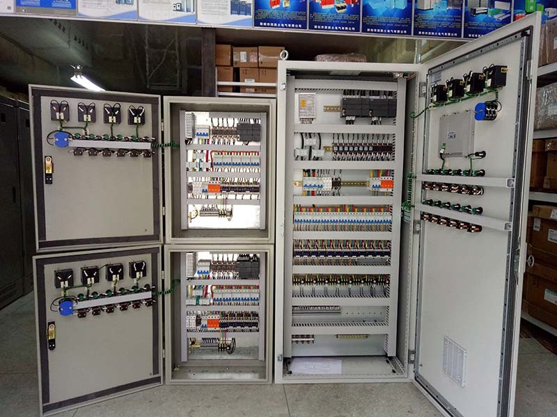 PLC輸入端24V，輸出端220V，該怎么接線